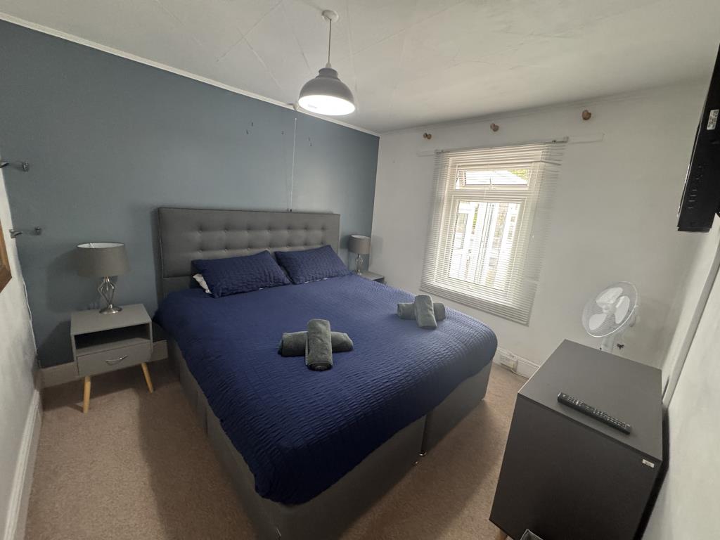 Lot: 127 - DETACHED BUNGALOW WITH ANNEXE AND FURTHER POTENTIAL - Bedroom one
